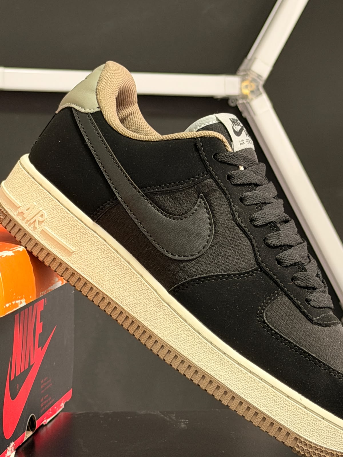 NIKE AIR FORCE 1'07 LV8