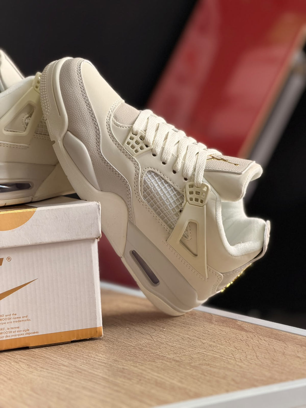 NIKE AIR JORDAN RETRO 4 BEIGE
