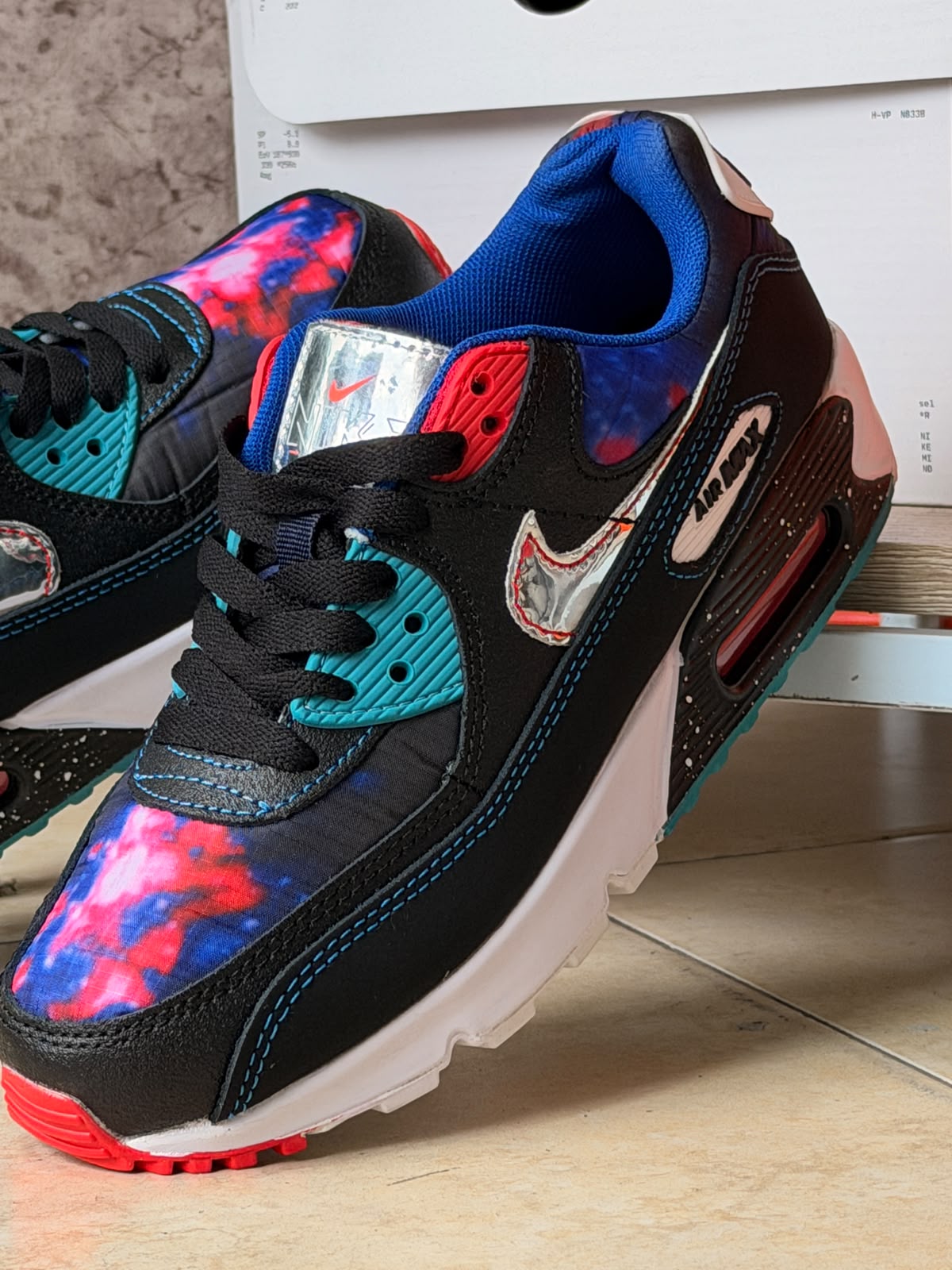 NIKE AIR MAX 90 SUPERNOVA