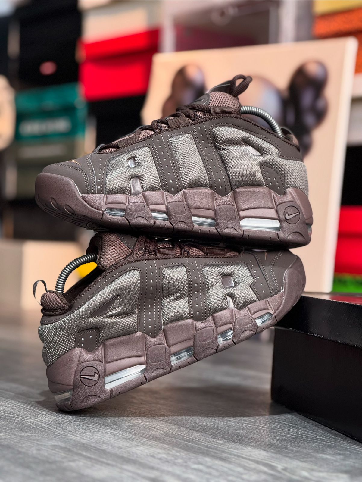NIKE AIR MORE UPTEMPO LOW BROWN
