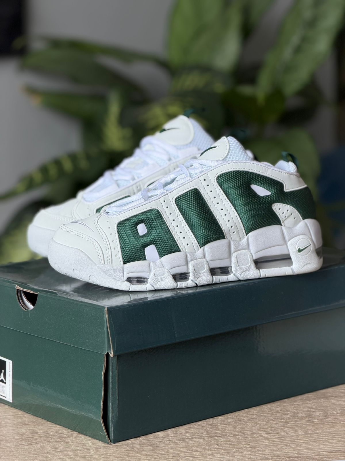 NIKE AIR MORE UPTEMPO LOW  WHITE ANG GREEN