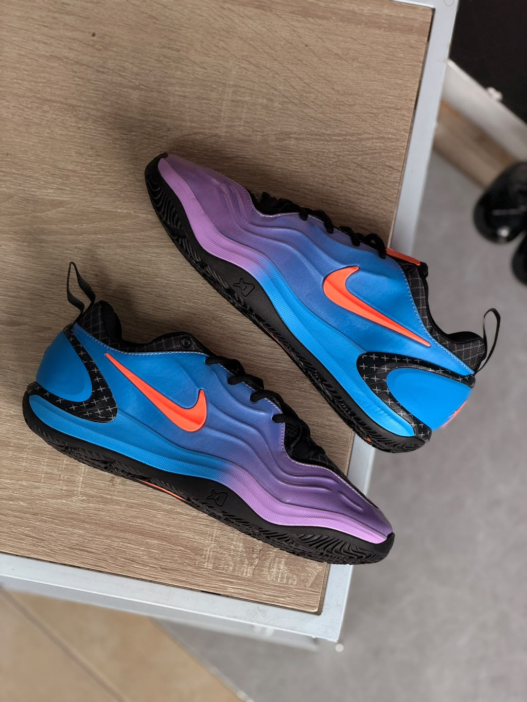 NIKE A TWO