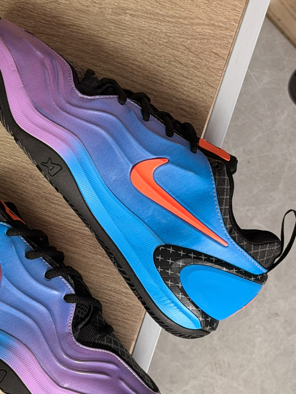 NIKE A TWO