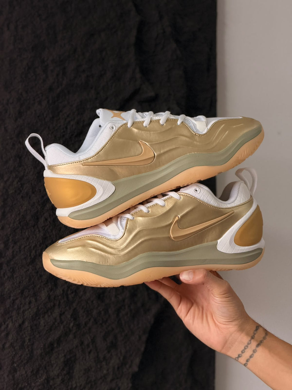 NIKE A TW OGOLD STANDARD