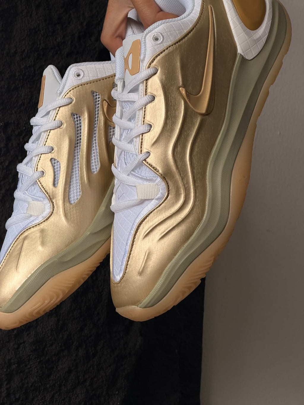 NIKE A TW OGOLD STANDARD
