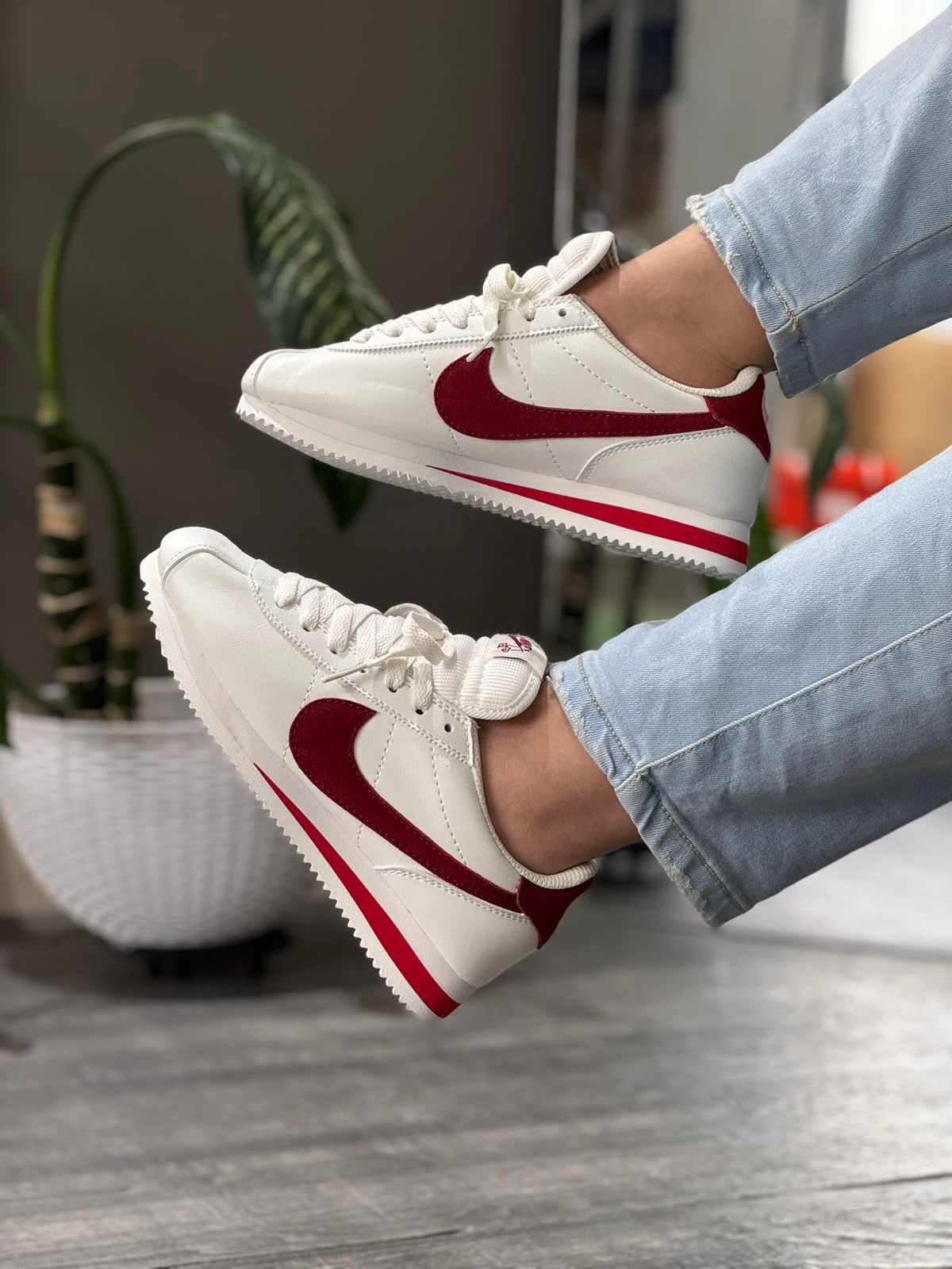 NIKE CORTEZ SWOOSH RED