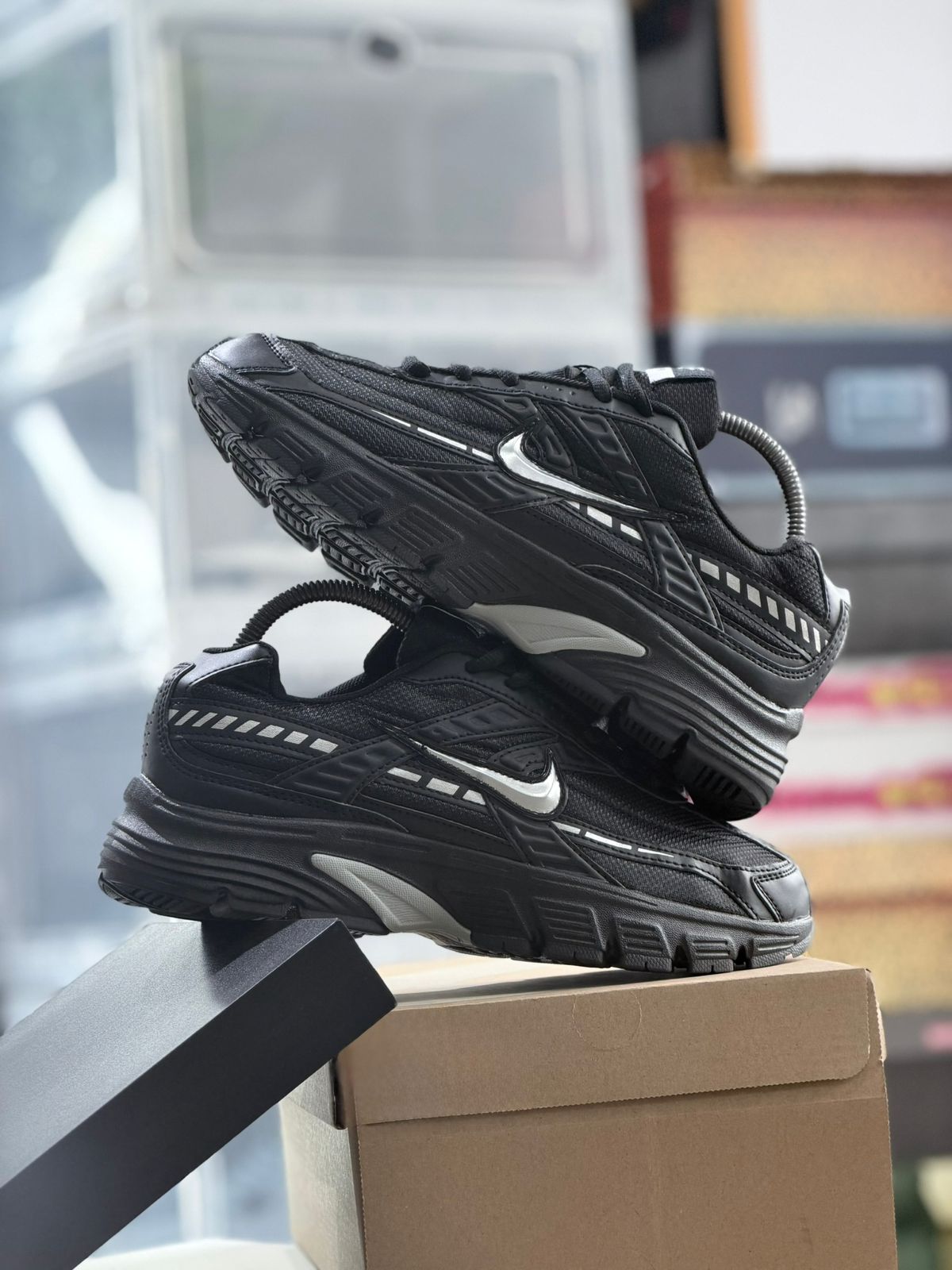 NIKE INITIATOR BLACK