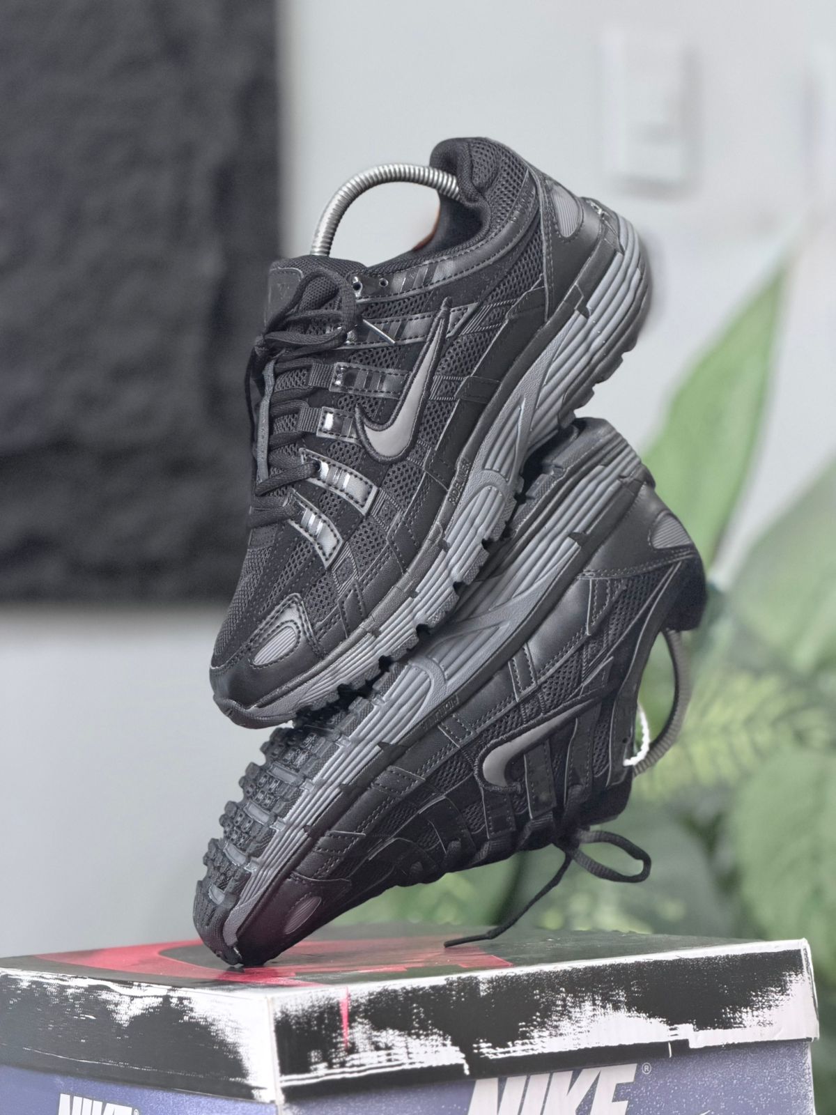 NIKE P6000 BLACK