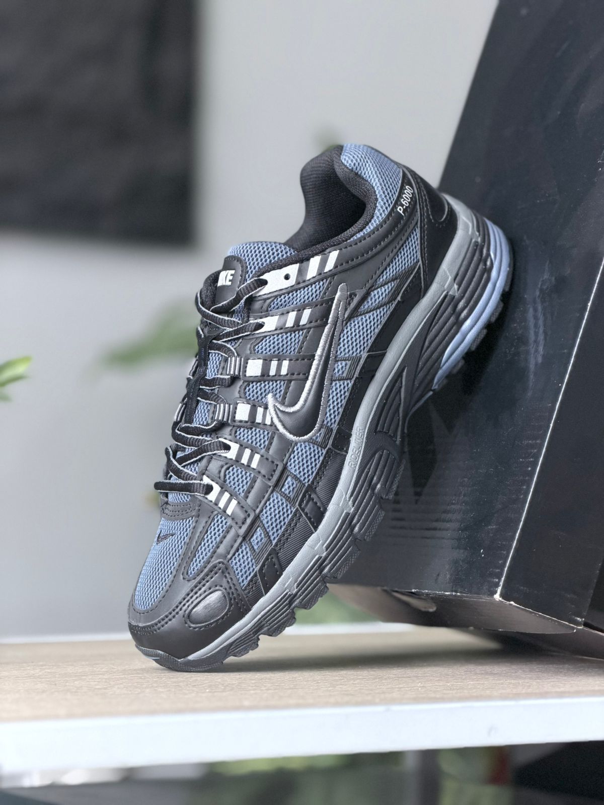 NIKE P6000 BLUE AND BLACK
