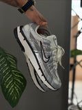 NIKE P6000 METALLIC SILVER