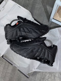 NIKE SHOX R4 BLACK