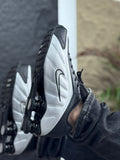 NIKE SHOX R4 METALLIC SILVER