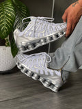 NIKE SHOX TL METALLIC SILVER AND WHITE