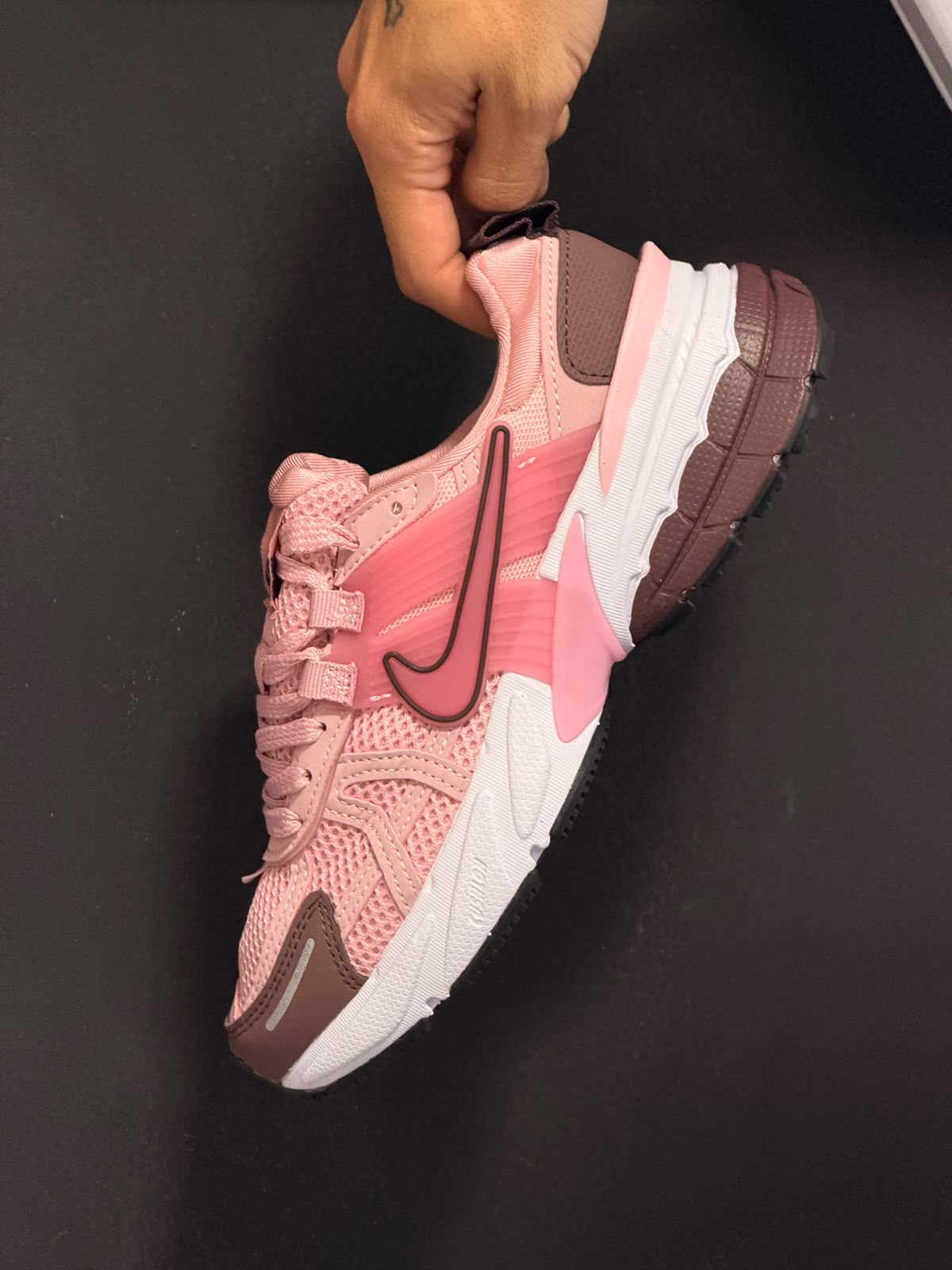 NIKE V2K RUN ROSA