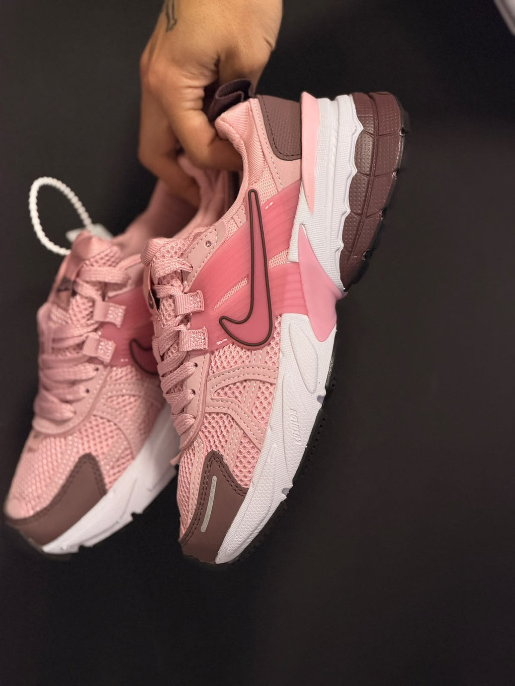 NIKE V2K RUN ROSA