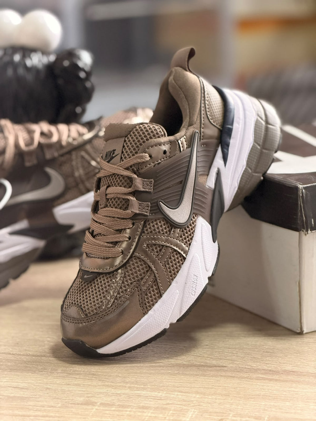 NIKE V2X RUN CAFE