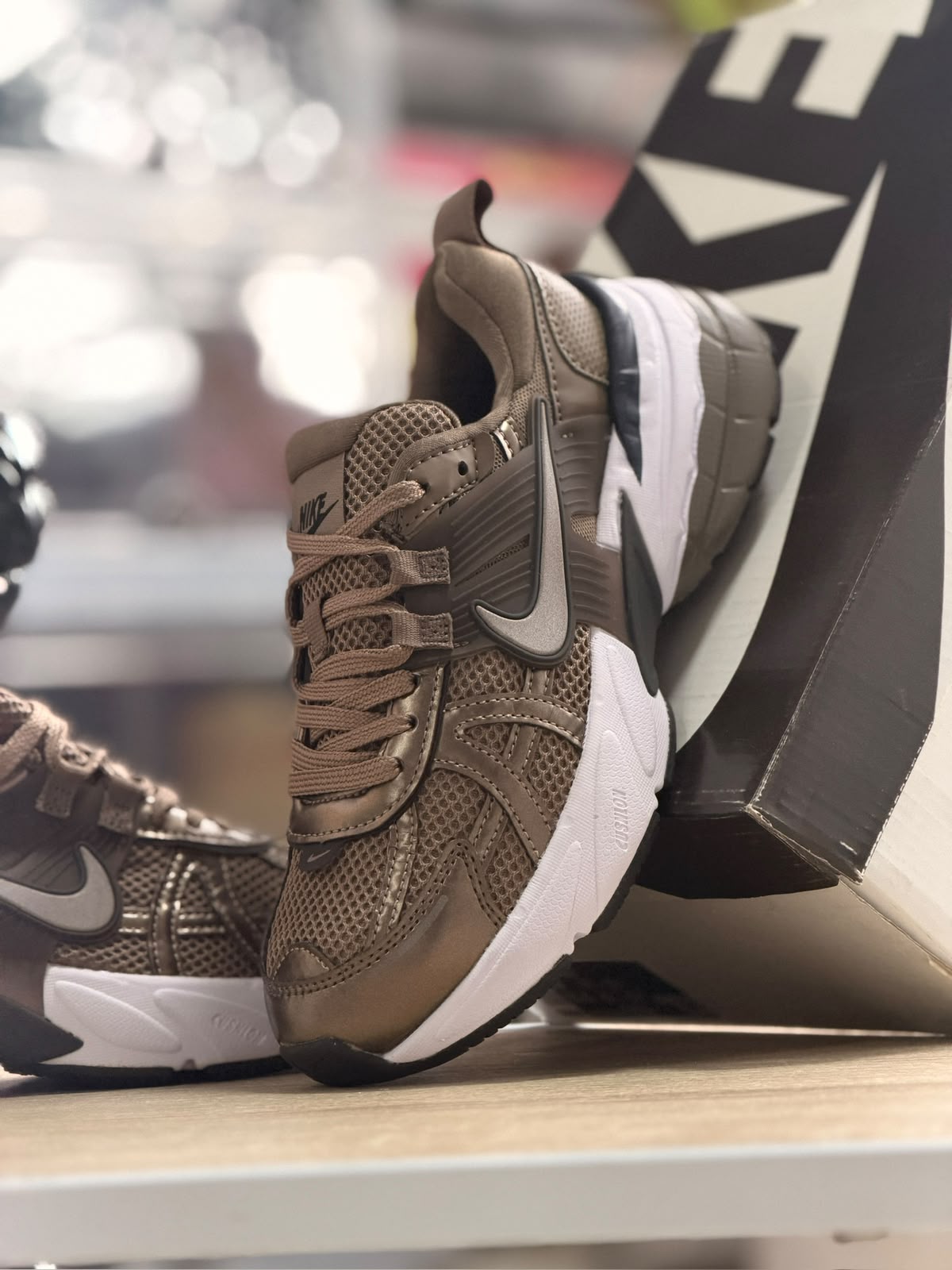 NIKE V2X RUN CAFE