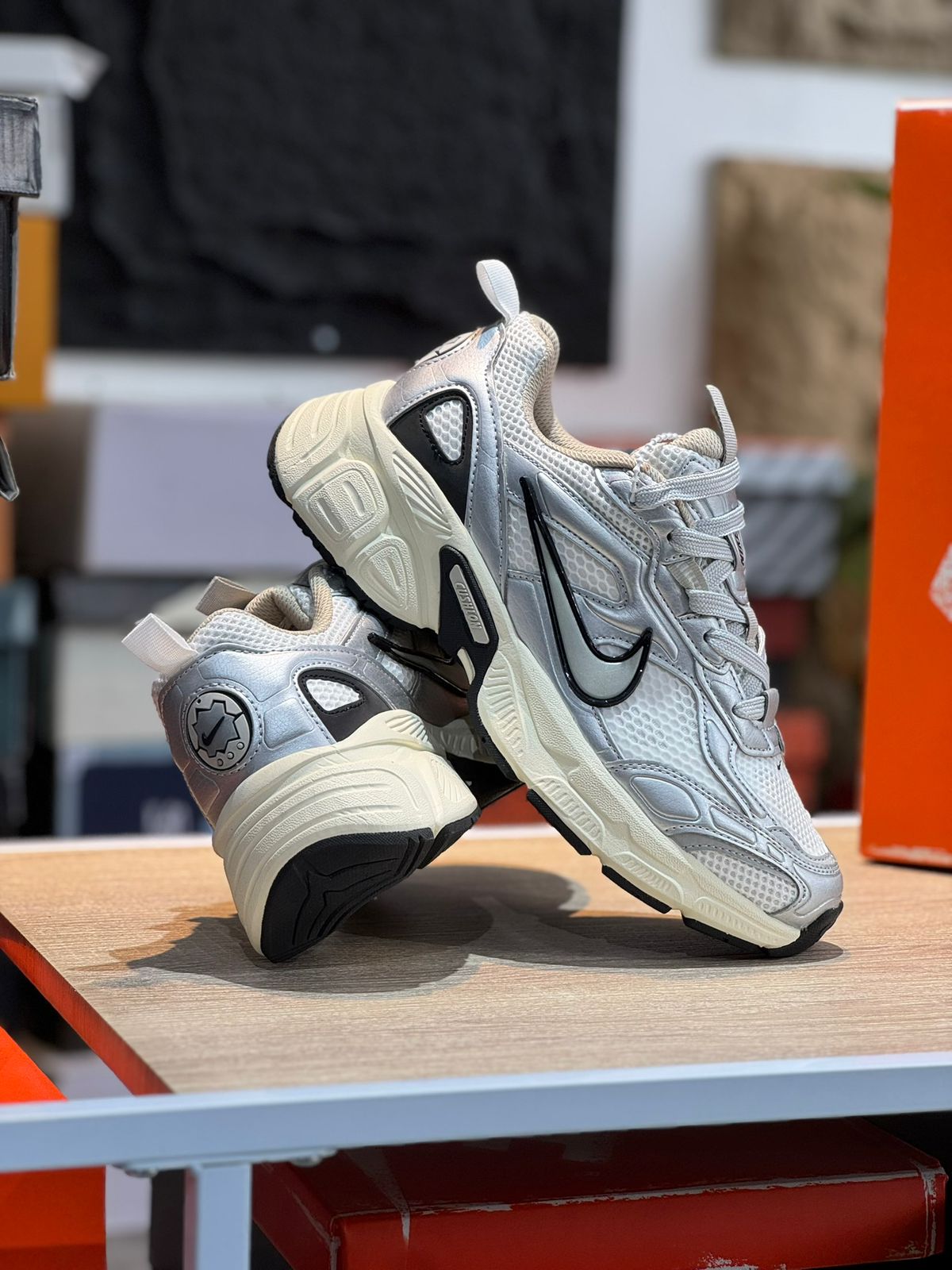NIKE V5K GREY