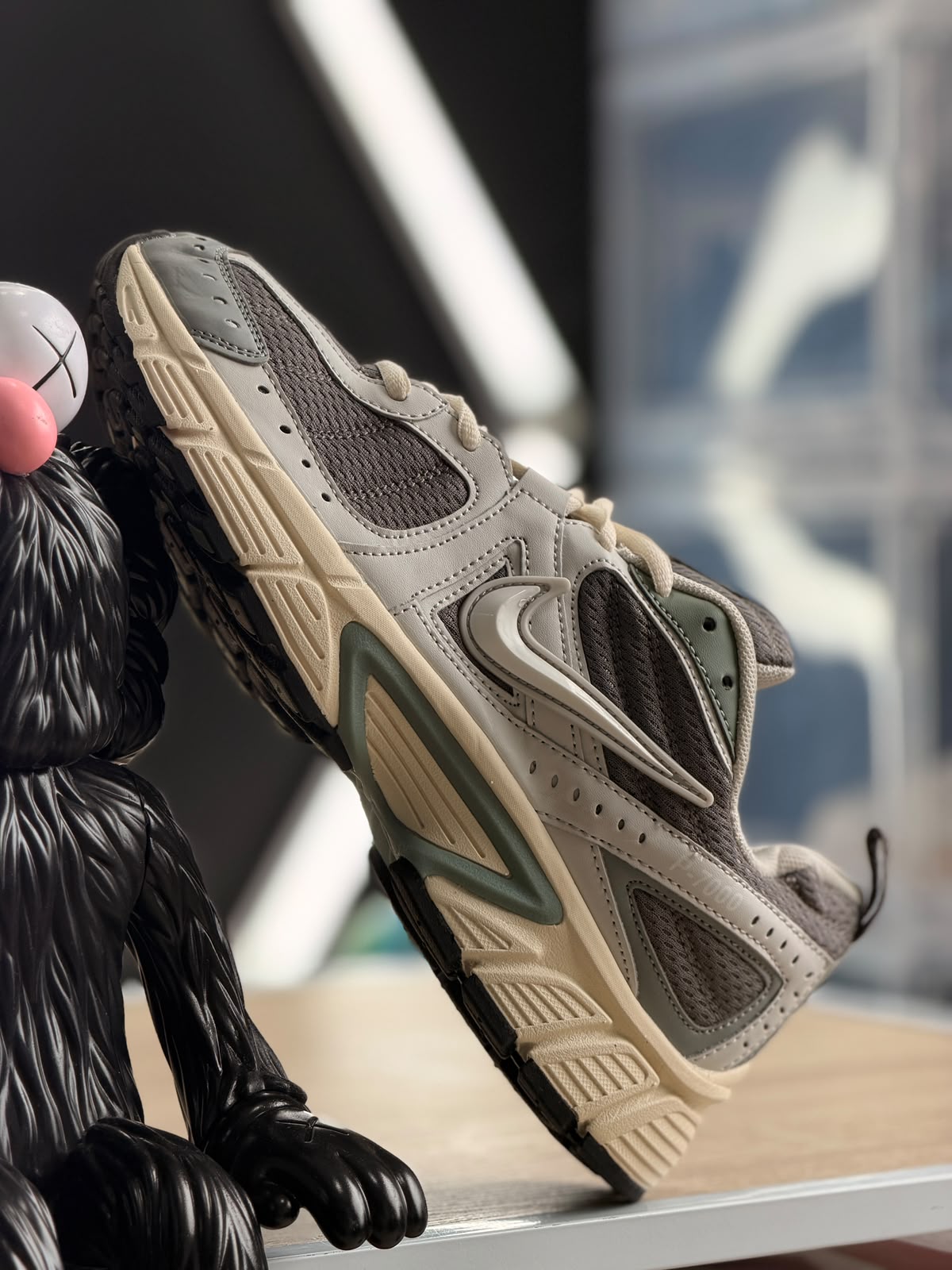 NIKE V5 RNR GRIS PANELES