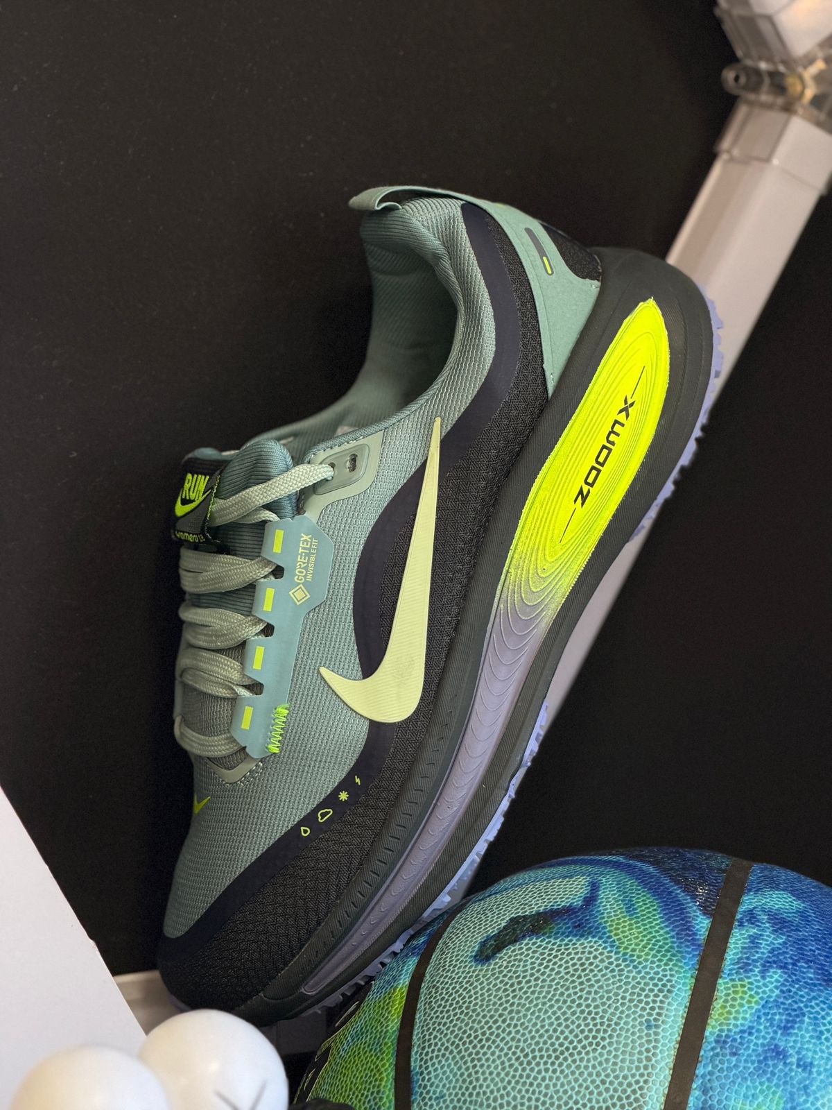NIKE VOMERO 18 GORE-TEX AZUL