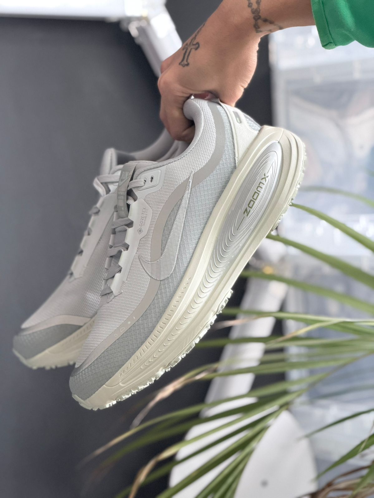 NIKE VOMERO 18  GORE TEX