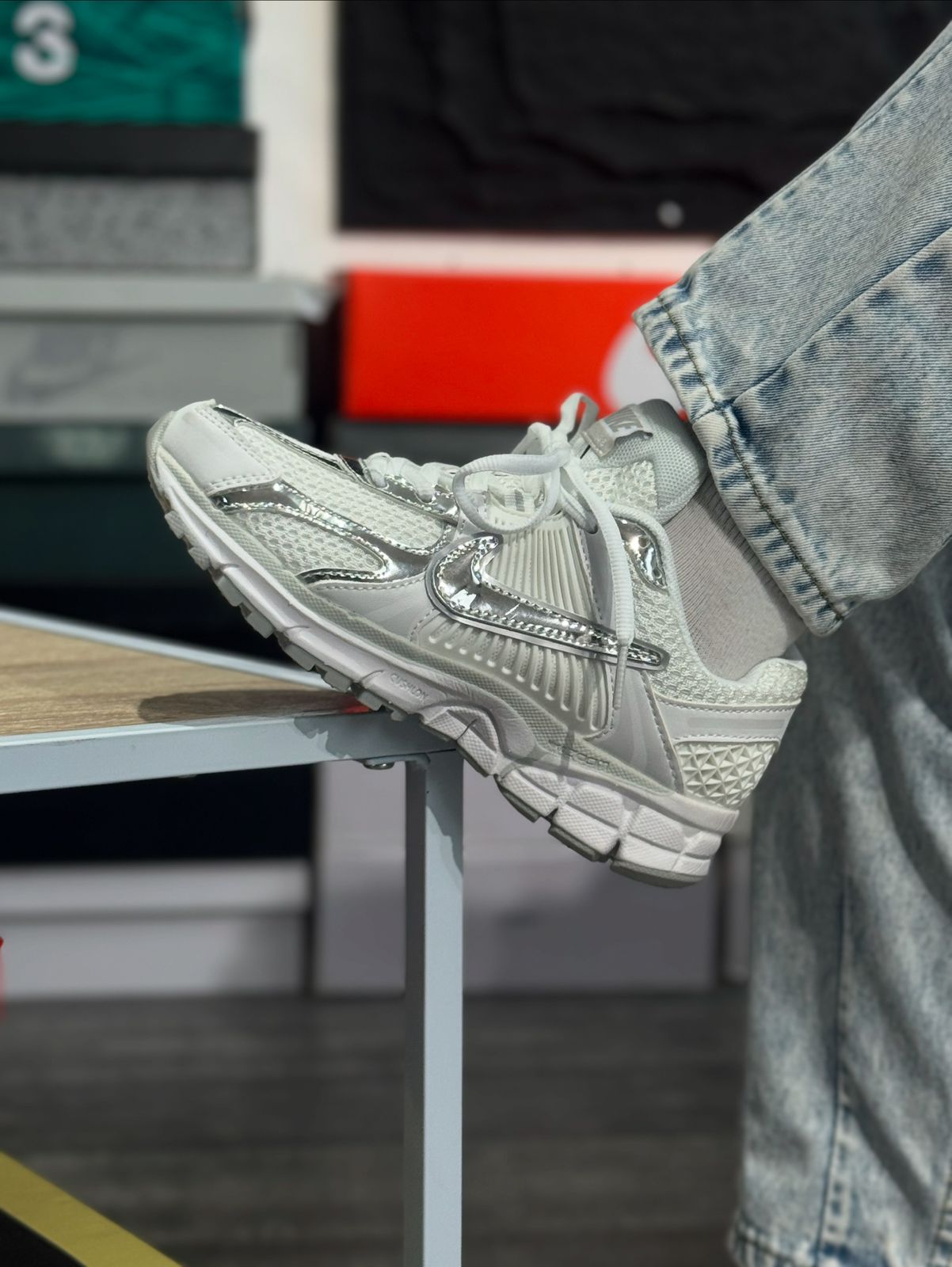 NIKE ZOOM VOMERO 5