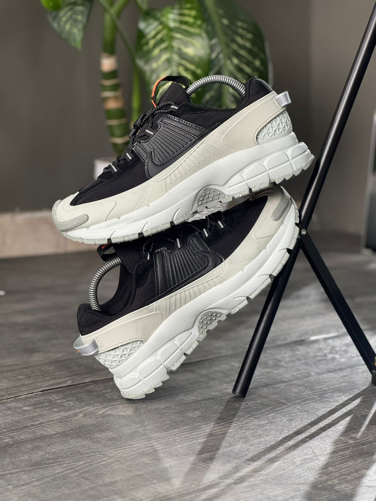 NIKE ZOOM VOMERO 5 ROAM