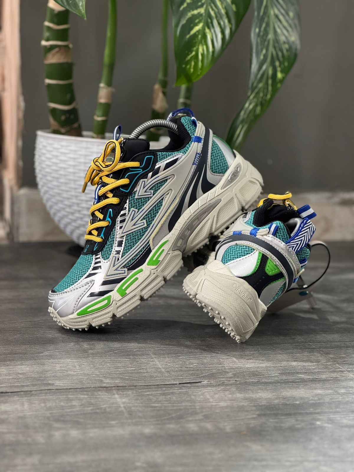 OFF-WHITE BE RIGHT BACK PARIS