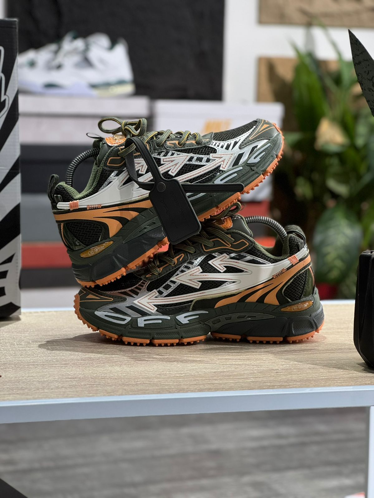 OFF - WHITE BE RIGHT BLACK MILITARY GREEN PEACH