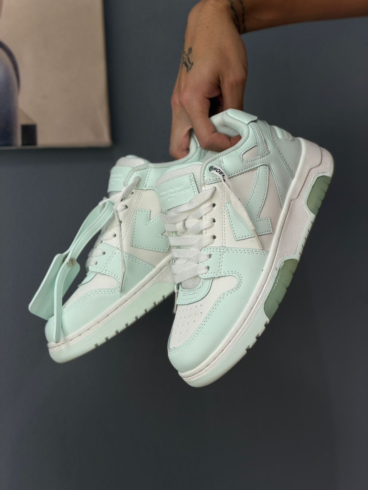 OFF WHITE OUT OF OFFICE