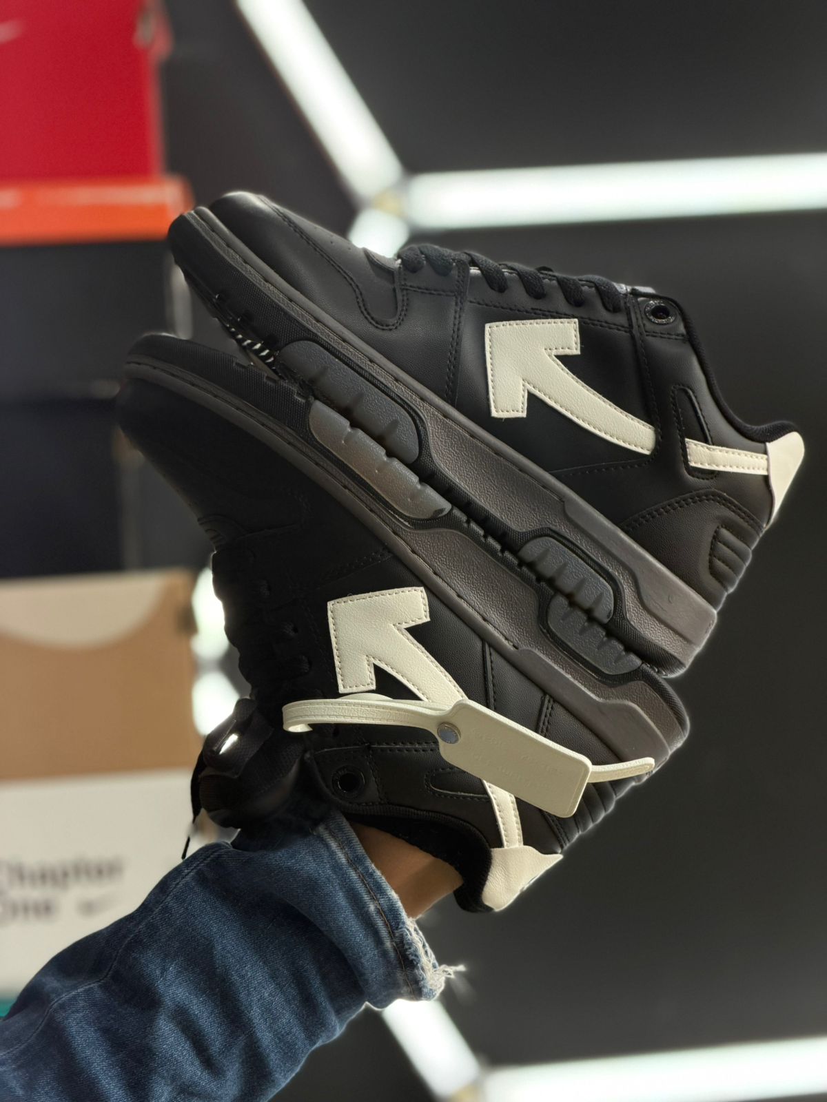 OFF WHITE OUT OF OFFICE NEGRO