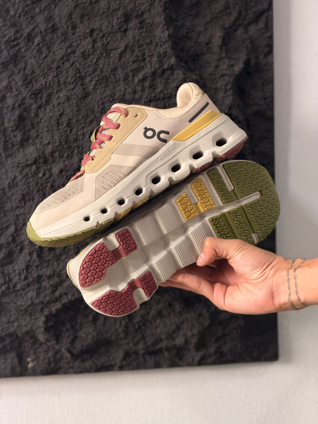 ON CLOUDRUNNER BEIGE