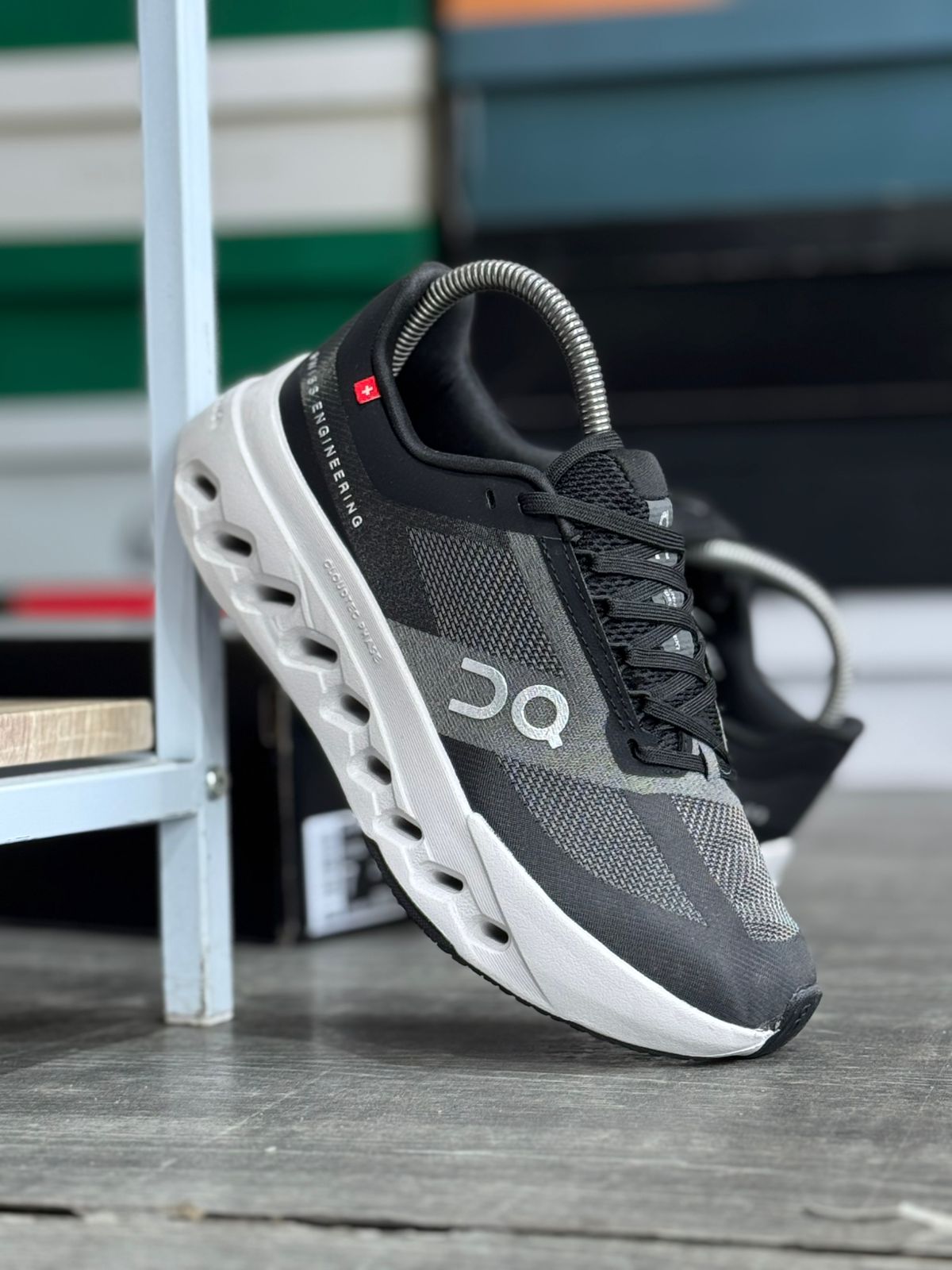 ON CLOUD SURFER BLACK