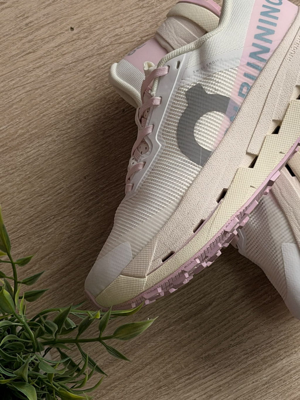 ON RUNNING BLANCO ROSA