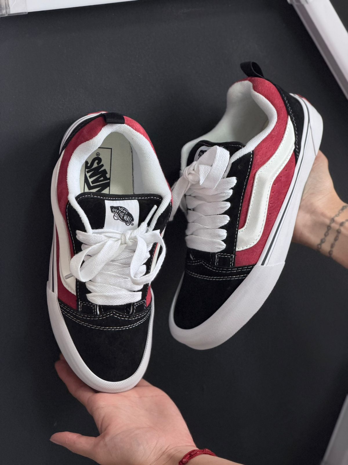 VANS KNU SKOOL