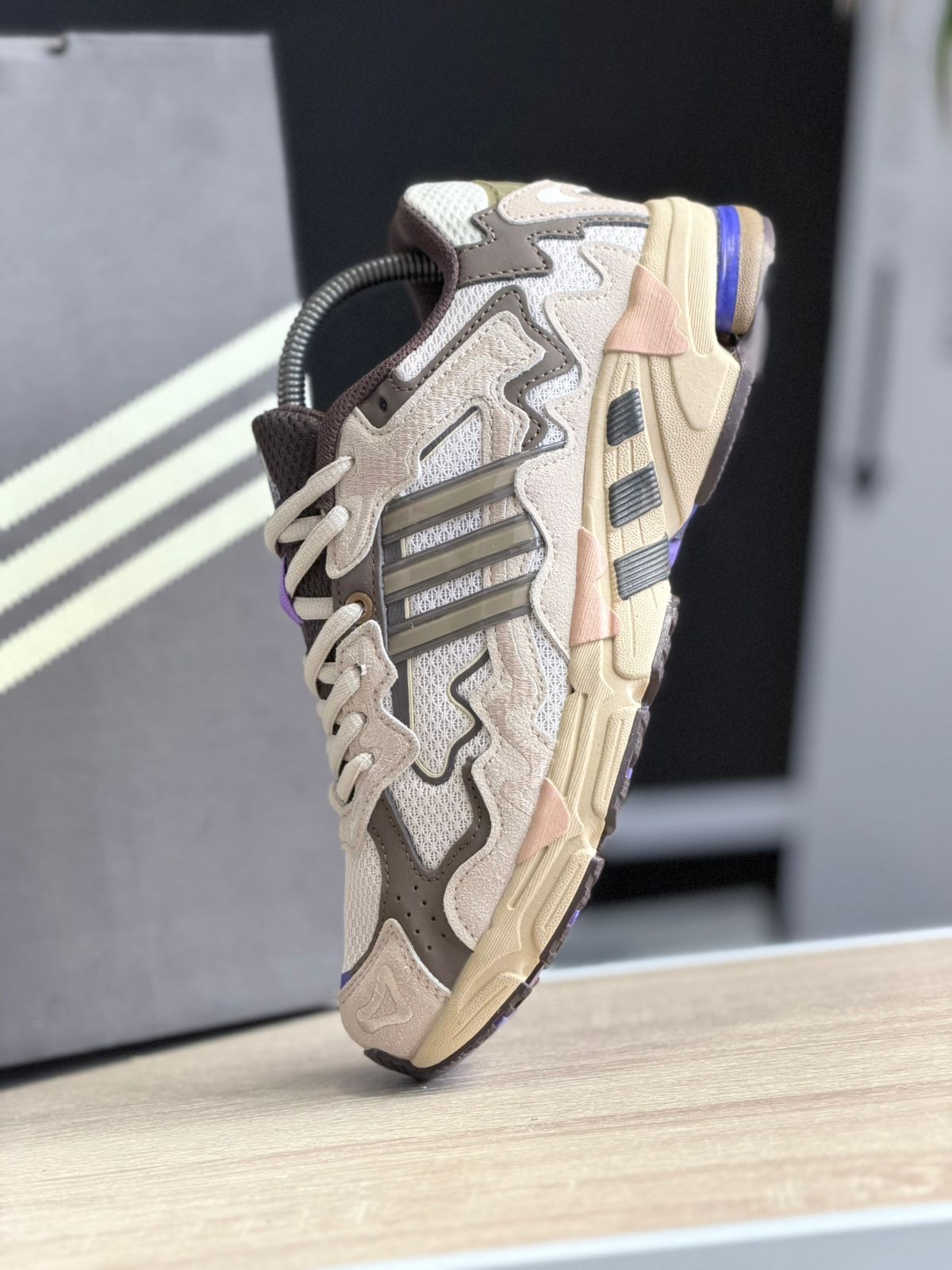 ADIDAS RESPONSE X BAD BUNNY